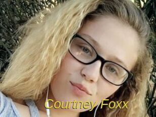 Courtney_Foxx