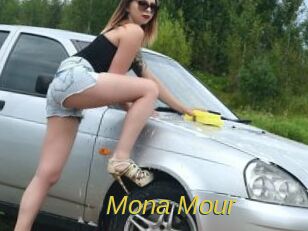 Mona_Mour