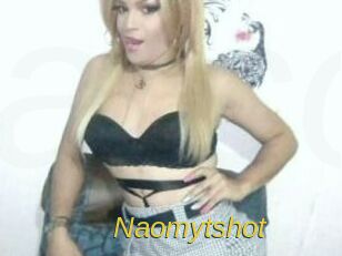 Naomytshot