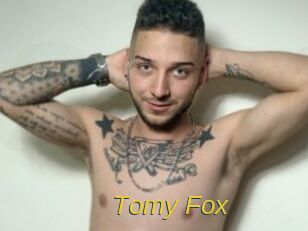 Tomy_Fox